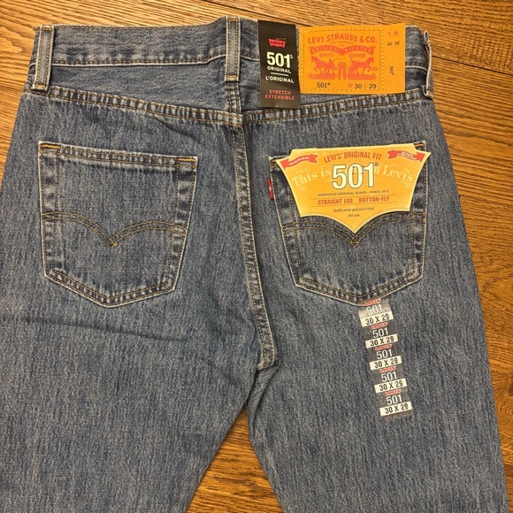 Levi's 501 Original Medium Stonewash
Jeans - Picture 13 of 15